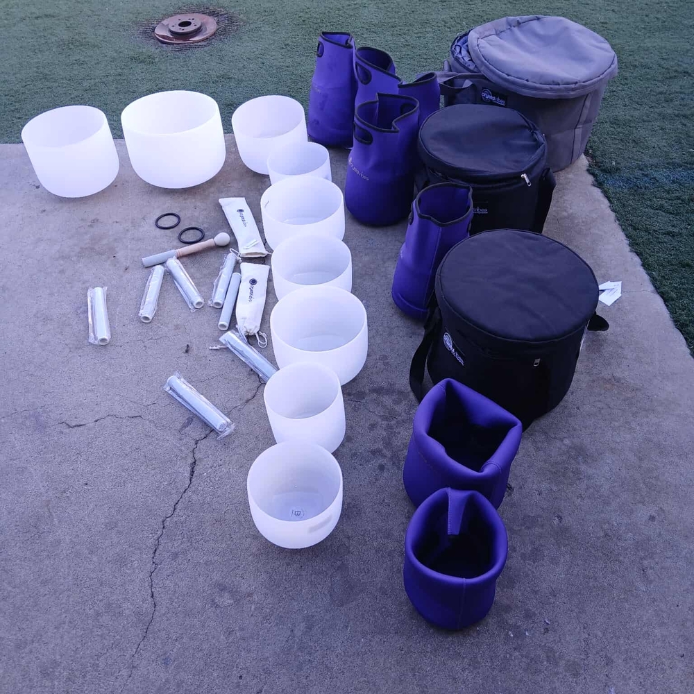 Elegant Purple and White Singing Bowls Set